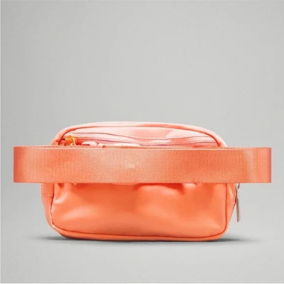 NWT Lululemon Belt Bag in Tiger - Picture 4 of 10